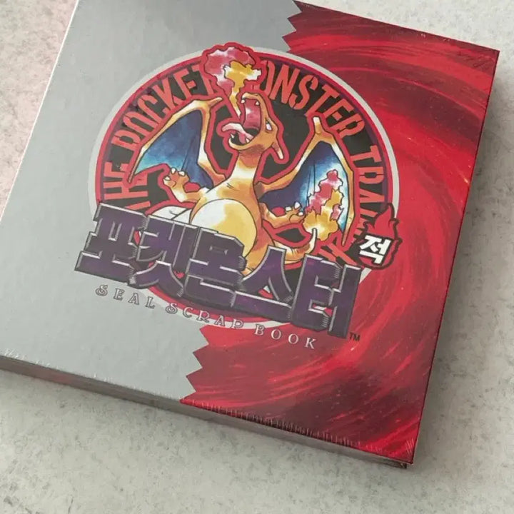 [BUNJANG] Pokemon 30th Anniversary Charizard &amp; Bulbasaur Sticker Book / 포켓몬스터 포켓몬 30주년 리자몽 이상해씨 띠부씰북