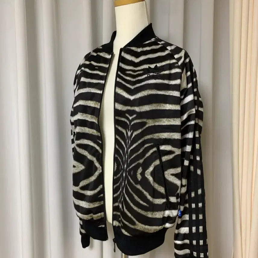 [BUNJANG] Adidas Zebra Track Top Jersey / [새상품] 한정판 아디다스 지브라 트랙탑 져지 95