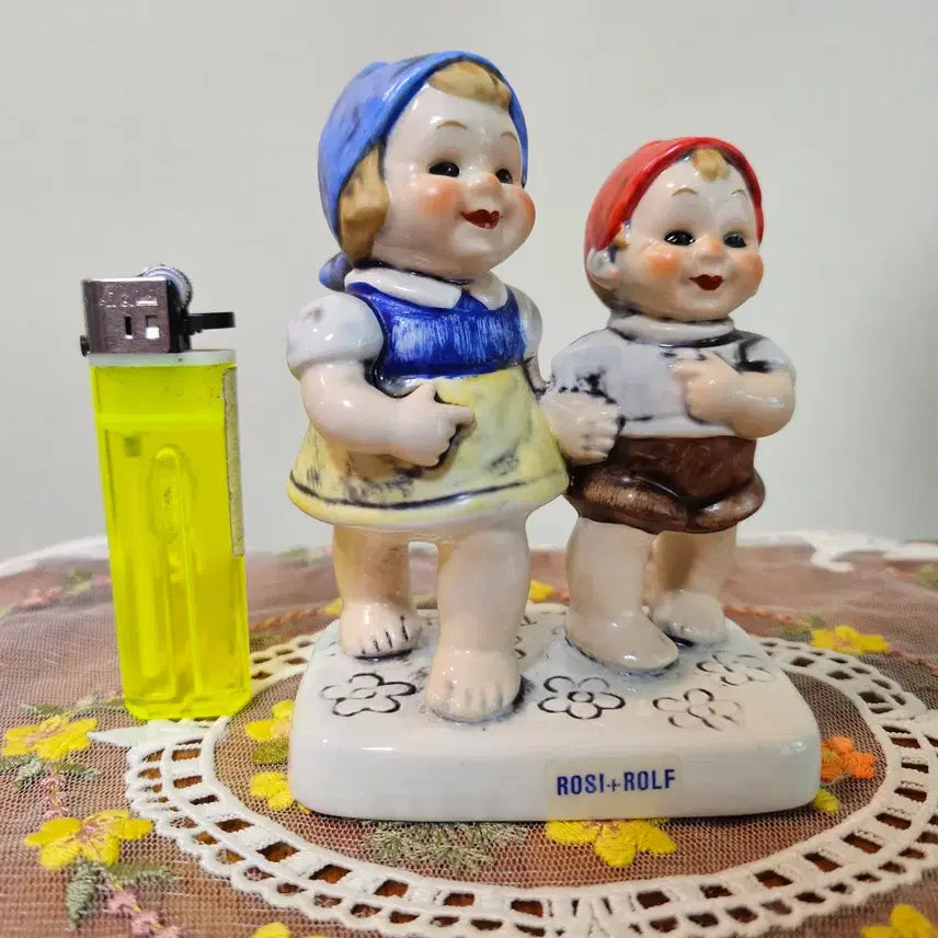 [BUNJANG] 1981 Goebel Rosi + Rolf Porcelain Figurines (Matte &amp; Glossy) / 1981년 아주 오래된 올드 빈티지. 서독산 괴벨 로지와 롤프 피겨린.