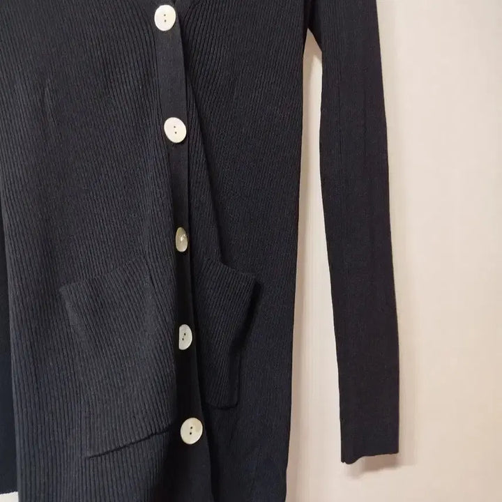 [BUNJANG] Slim Fit Mother of Pearl Button Cardigan / 슬림핏 자개단추 가디건