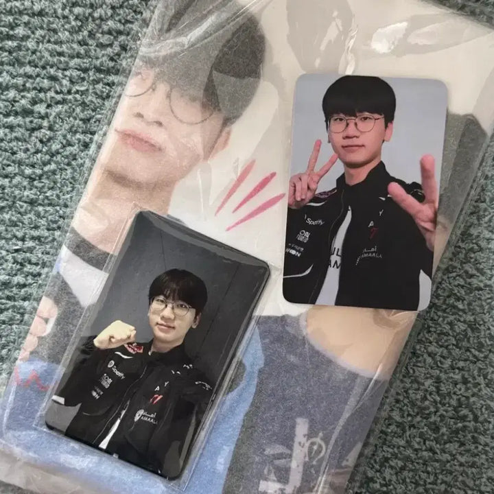 [BUNJANG] T1 T1 Zone Photocard 5 Members + Random Doran Photocard + Slogan Bundle Set / T1 티원존 포카 5인 전체 +랜덤도란포카+슬로건 일괄
