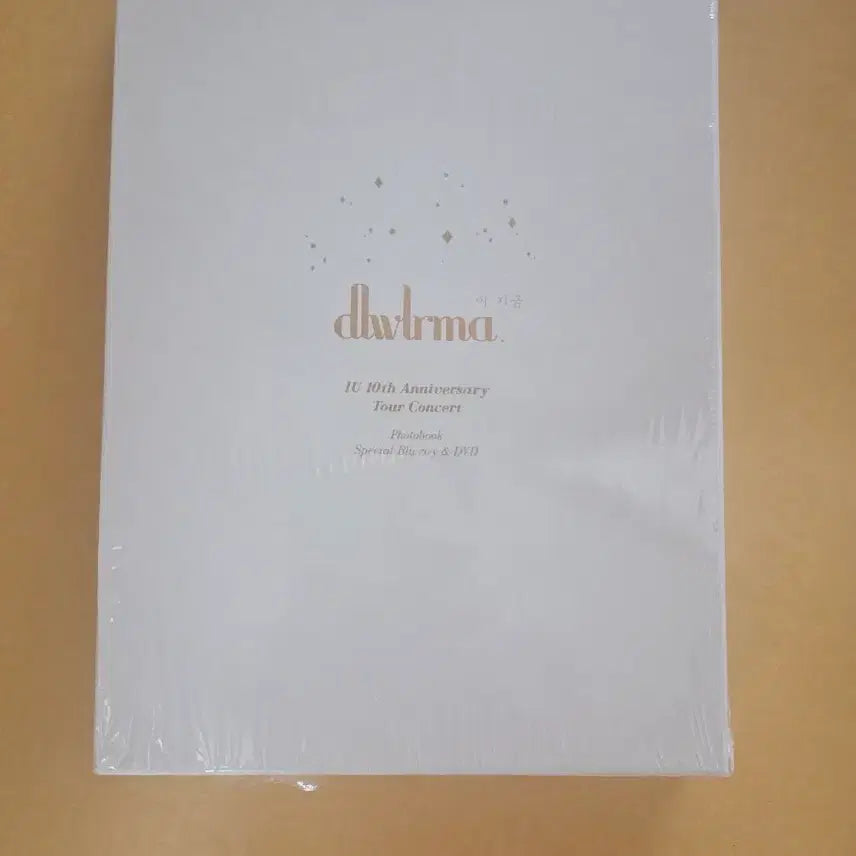 [BUNJANG] IU 10th Anniversary Concert Blu-ray DVD Unsealed / 아이유 10주년 콘서트 블루레이 DVD 단순개봉