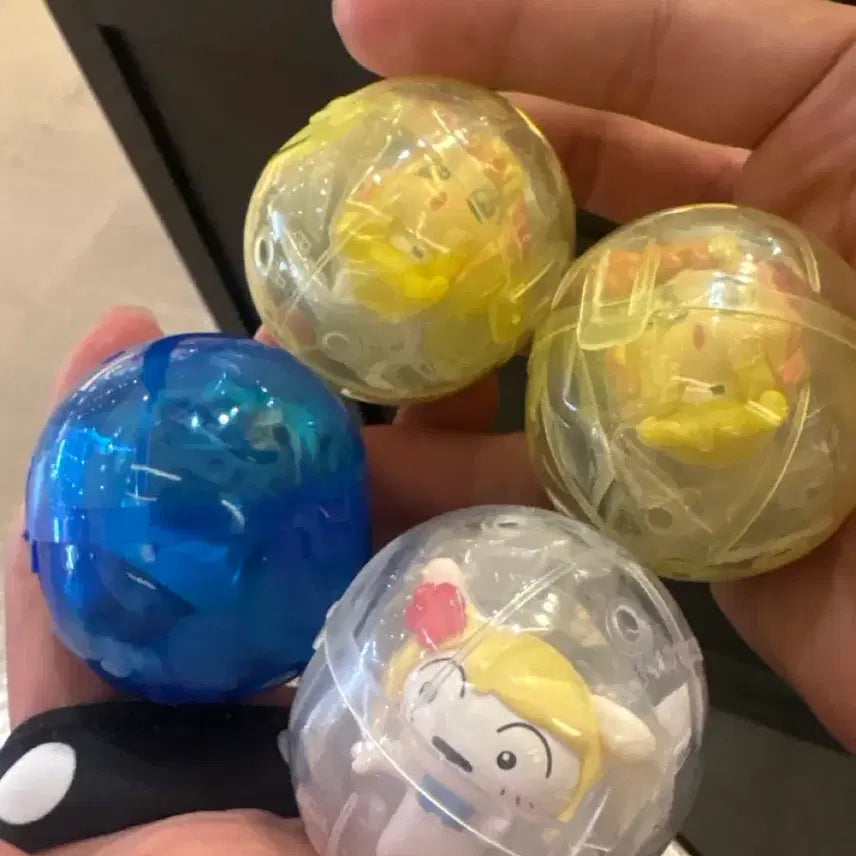 [BUNJANG] Crayon Shin-chan Gyaru Gacha Figures / 짱구 갸루 가챠
