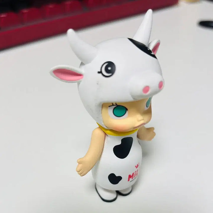 [BUNJANG] Pop Mart Molly Ox Figure / 팝마트 몰리 소 피규어