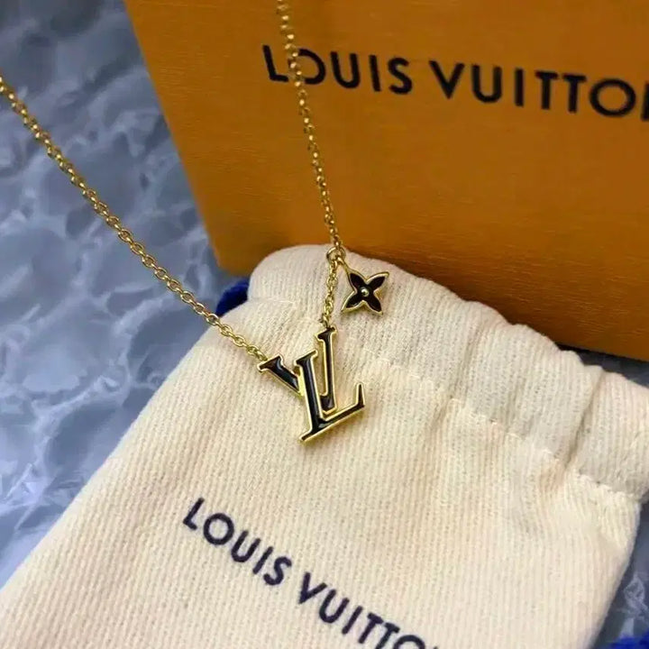 [BUNJANG] Louis Vuitton LV Flower Necklace Gold Tone / 루이비통 LV 플라워 목걸이 금장