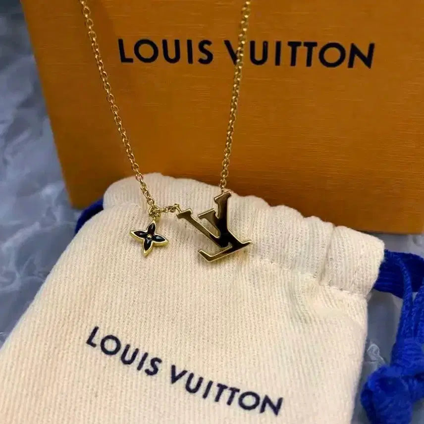 [BUNJANG] Louis Vuitton LV Flower Necklace Gold Tone / 루이비통 LV 플라워 목걸이 금장