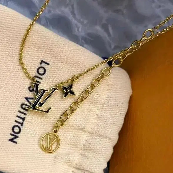 [BUNJANG] Louis Vuitton LV Flower Necklace Gold Tone / 루이비통 LV 플라워 목걸이 금장
