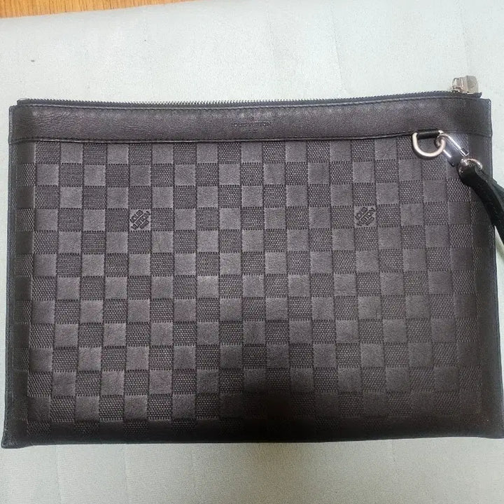 [BUNJANG] Louis Vuitton Pochette Damier Infini Clutch / 루이비통 포쉐트 다미에 인피니 클러치