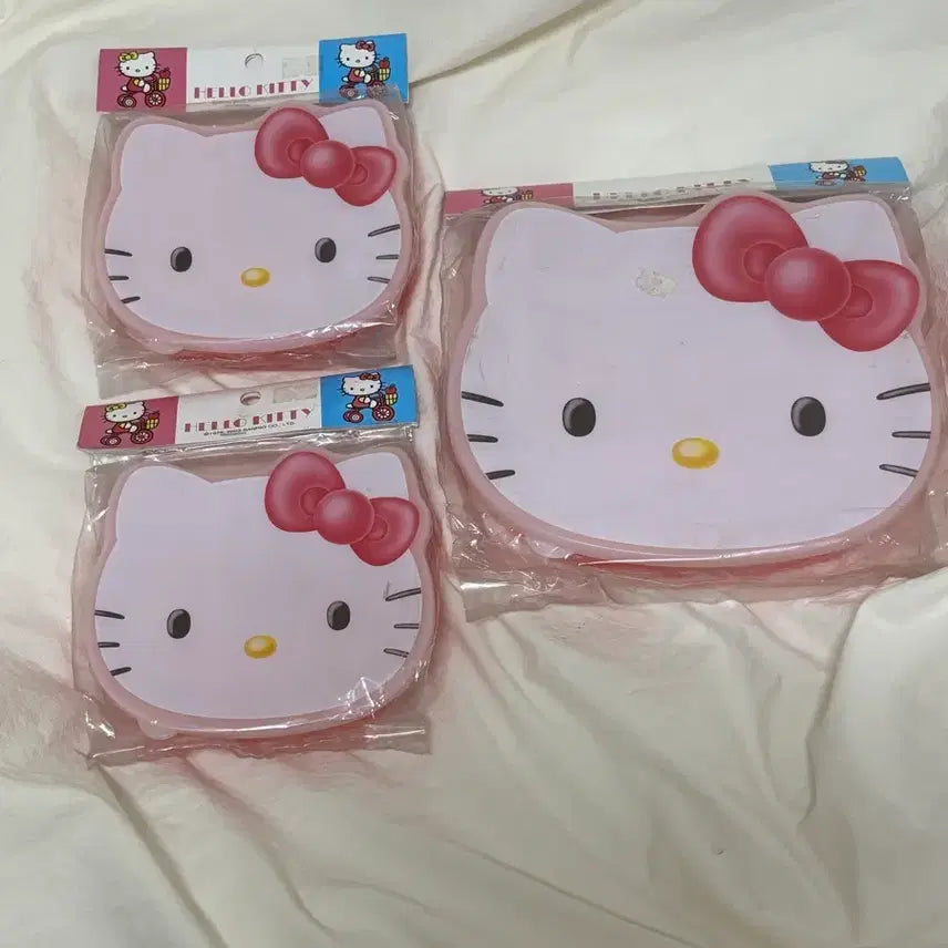 [BUNJANG] Hello Kitty 2003 Face Lunch Box Container Vintage Stationery / 2003 고전 헬로키티 얼굴 도시락통 보관함 키티 고전문구