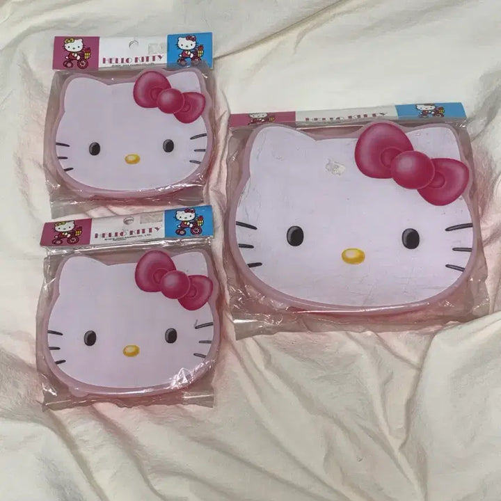 [BUNJANG] Hello Kitty 2003 Face Lunch Box Container Vintage Stationery / 2003 고전 헬로키티 얼굴 도시락통 보관함 키티 고전문구