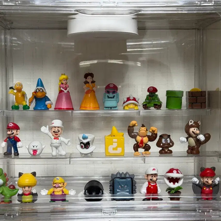 [BUNJANG] Mario Gacha Figures &amp; Display Cabinet Bundle / 마리오 가챠 피규어&amp;장식장 일괄