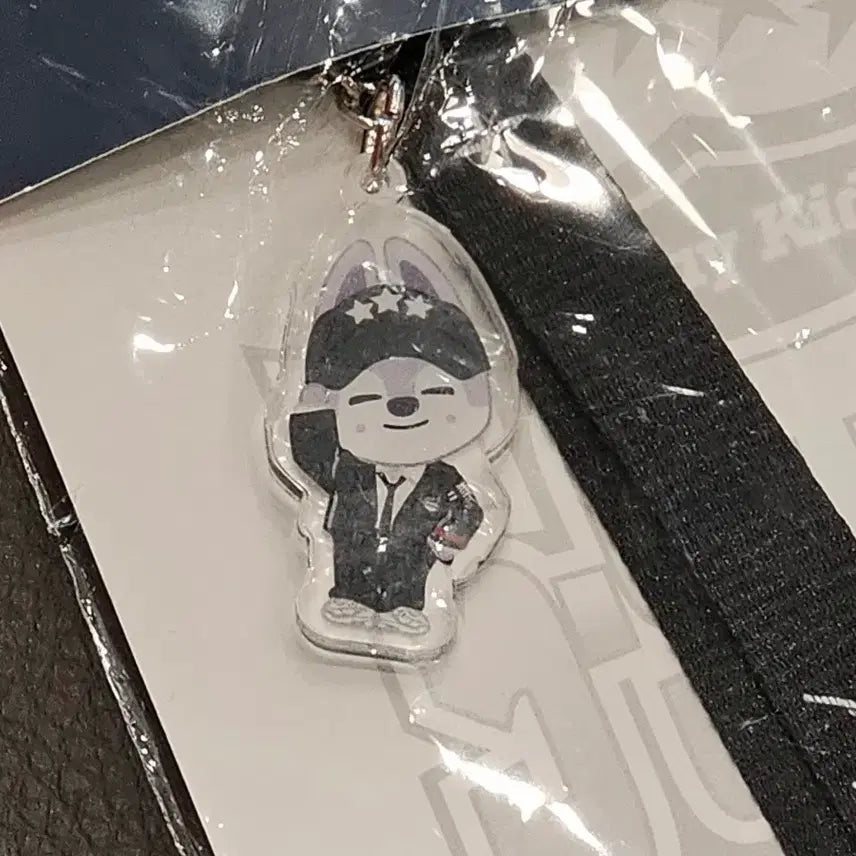 [BUNJANG] Stray Kids Bang Chan Wolfchan Light Stick Strap (Sealed) / 스트레이키즈 스키즈 스키주 울프찬 방찬 라이트 스틱 스트랩 미개봉 공식