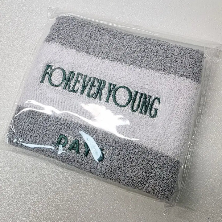 [BUNJANG] DAY6 Forever Young Japan MD Wristband / 데이식스 손목스트랩 일본 포에버영MD wristband 원가이하