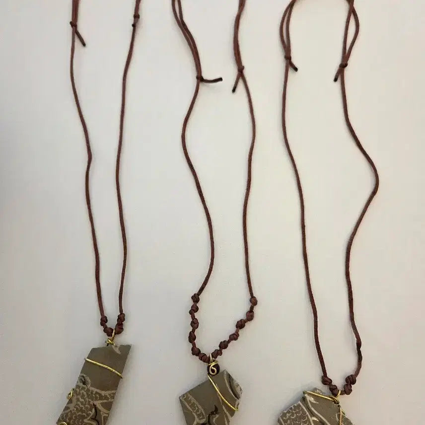 [BUNJANG] Joseon Dynasty Buncheong Ware Celadon Dragon Motif Porcelain Fragment Necklace / 골동품 조선시대 분청사기 운용문 도편 목걸이
