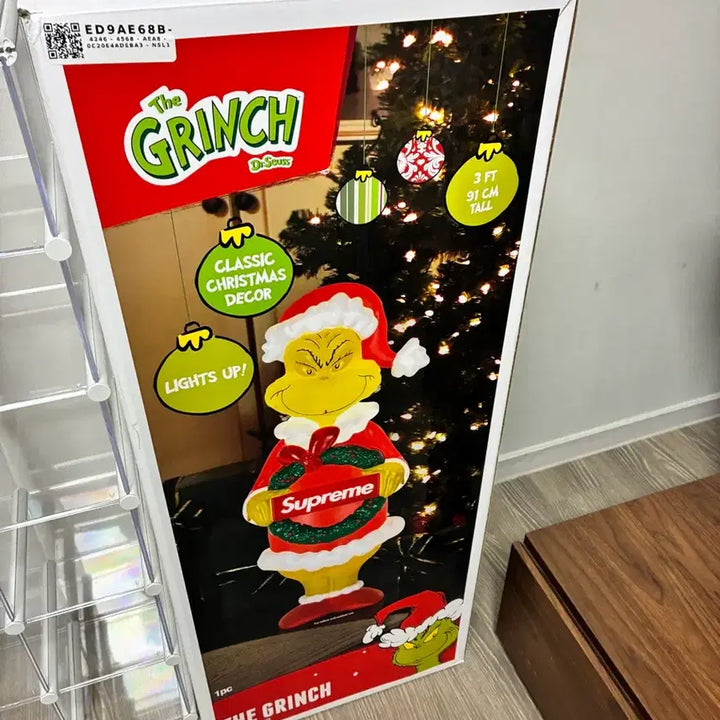 [BUNJANG] Supreme Grinch 3-Foot Light-Up Figure / 슈프림 3-풋 그린치 supreme 3foot Grinch