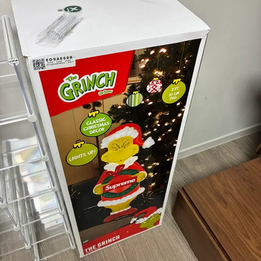 [BUNJANG] Supreme Grinch 3-Foot Light-Up Figure / 슈프림 3-풋 그린치 supreme 3foot Grinch