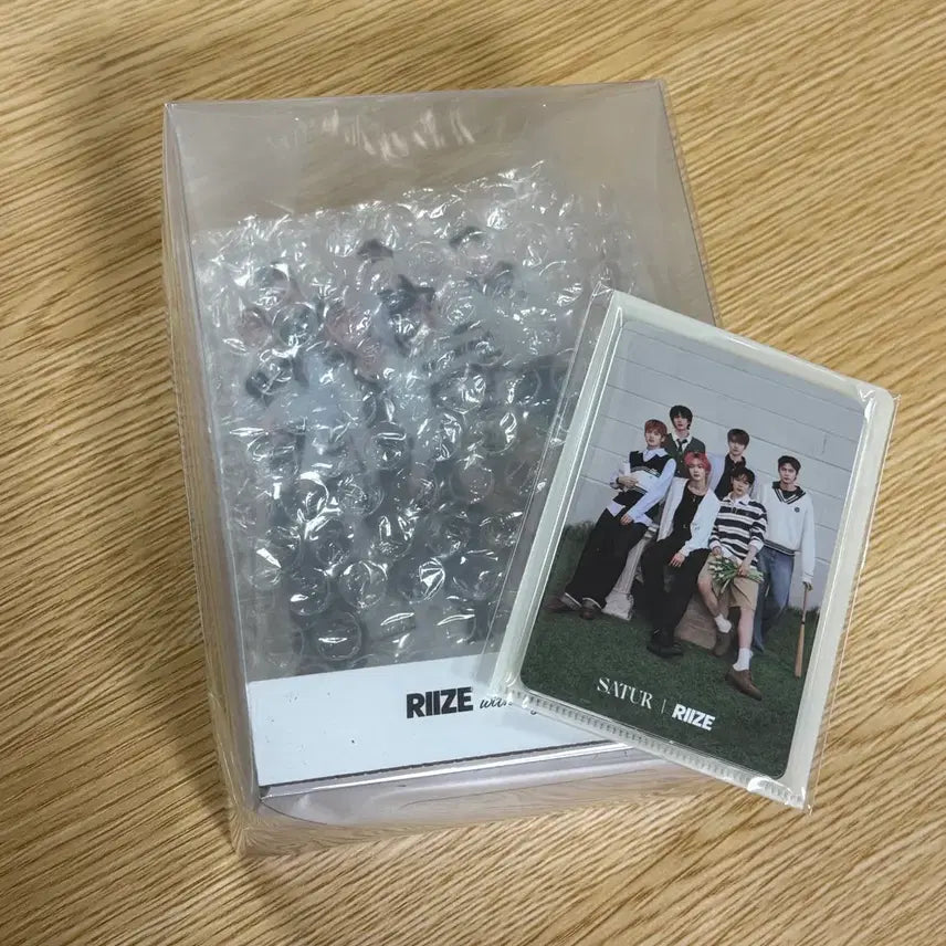 [BUNJANG] RIIZE Seater Acrylic Stand + Photocard Set (Sealed) / 미개봉) 라이즈 SATUR 세터 아크릴 스탠드 + 포토카드 세트