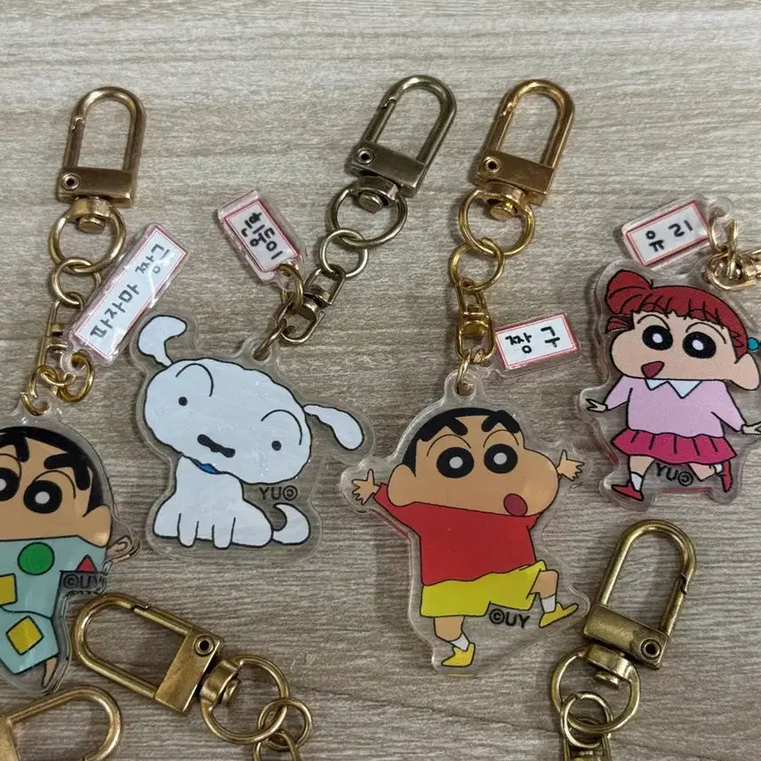 [BUNJANG] Crayon Shin-chan Acrylic Keychain Set (8 Pieces) / 짱구 캐릭터 키링 (짱구/흰둥이/유리/초코비) 8개