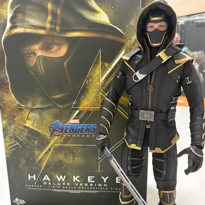 [BUNJANG] Hot Toys Hawkeye Deluxe Version Figure / 핫토이 호크아이 디럭스
