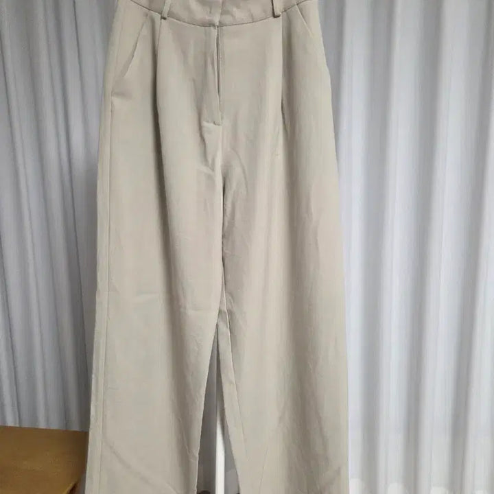[BUNJANG] Autumn Wide Beige Slacks / AUTUMN 와이드 베이지 슬랙스