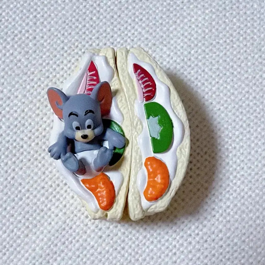 [BUNJANG] Tom and Jerry Fruit Sando Gacha Figure / 톰과제리 후르츠산도 가챠