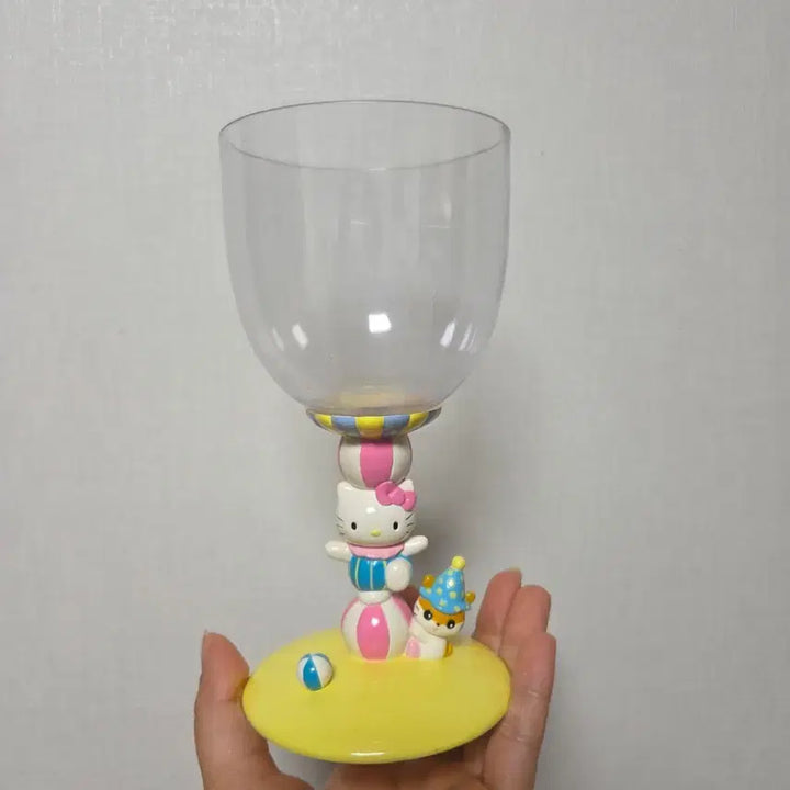 [BUNJANG] Sanrio Classic Kitty "Cup Circus" Wine Glass / 산리오 고전키티 키티 쿠리링 와인잔 컵 서커스컵