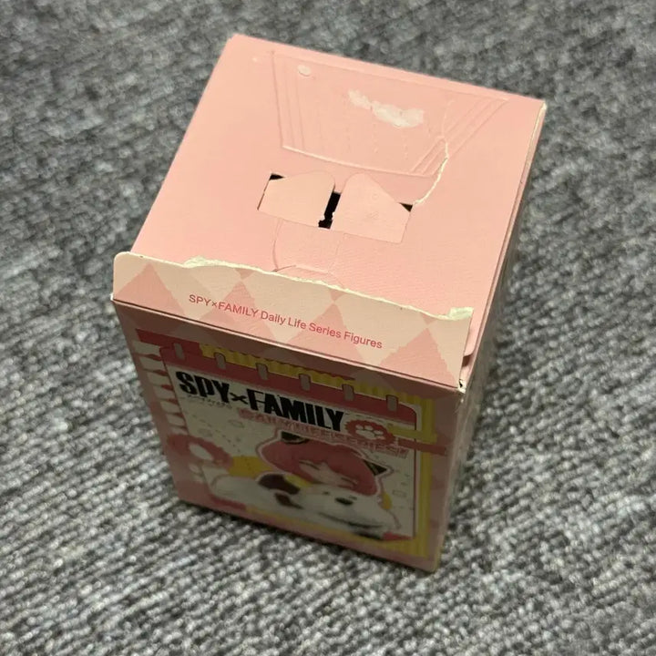 [BUNJANG] Pop Mart Spy x Family Anya Forger Penguin Gift Figure (Sealed) / 미개봉) 팝마트 스파이패밀리 아냐포저 펭귄선물