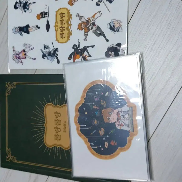 [BUNJANG] Roland Roland Webtoon Postcard, Sticker, Memory Album Bundle Set / (일괄)웹툰 롤랑롤랑 엽서, 스티커, 추억앨범 세트