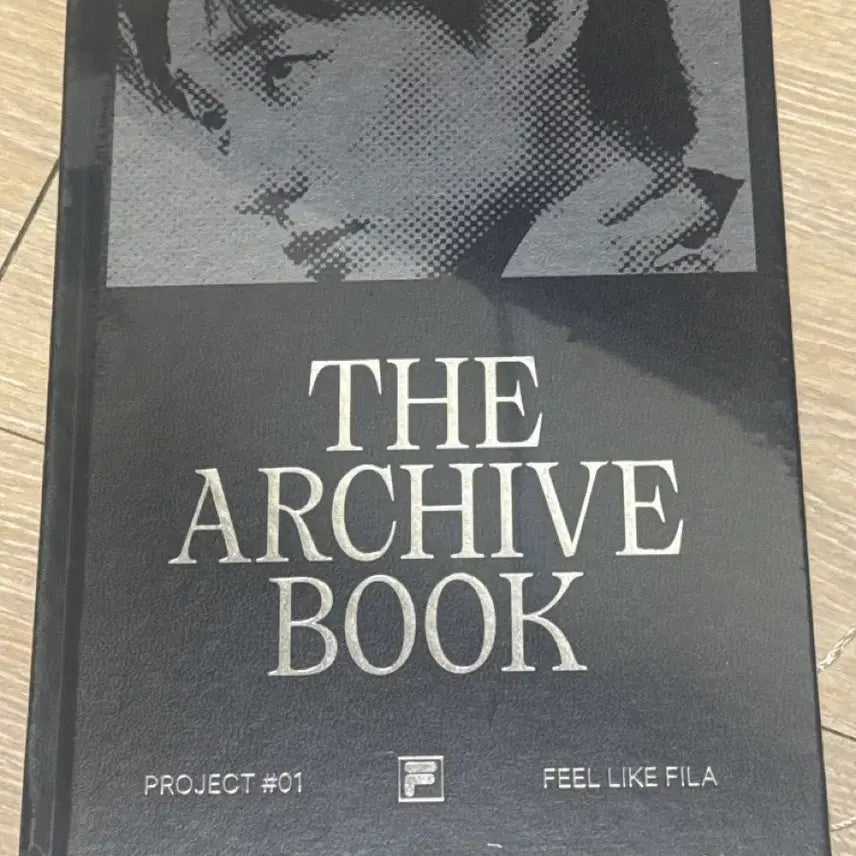 [BUNJANG] Woodz FILA Archive Book / 우즈 휠라 아카이브북