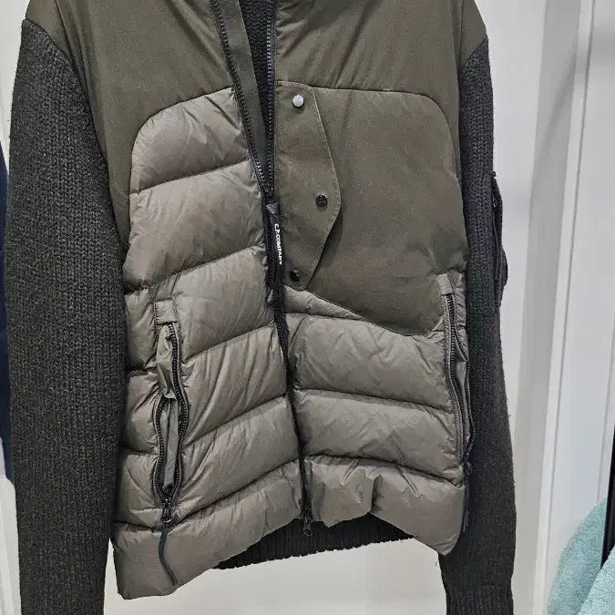 [BUNJANG] CP Company Lens Applique Knit Mix Padded Jacket / CP컴퍼니 렌즈와펜 니트 믹스패딩~48