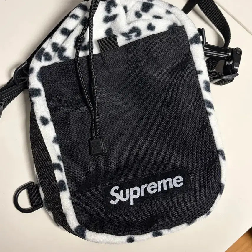 [BUNJANG] Supreme Polartec Sling Bag Leopard / 슈프림 폴라텍 슬링백 레오파드