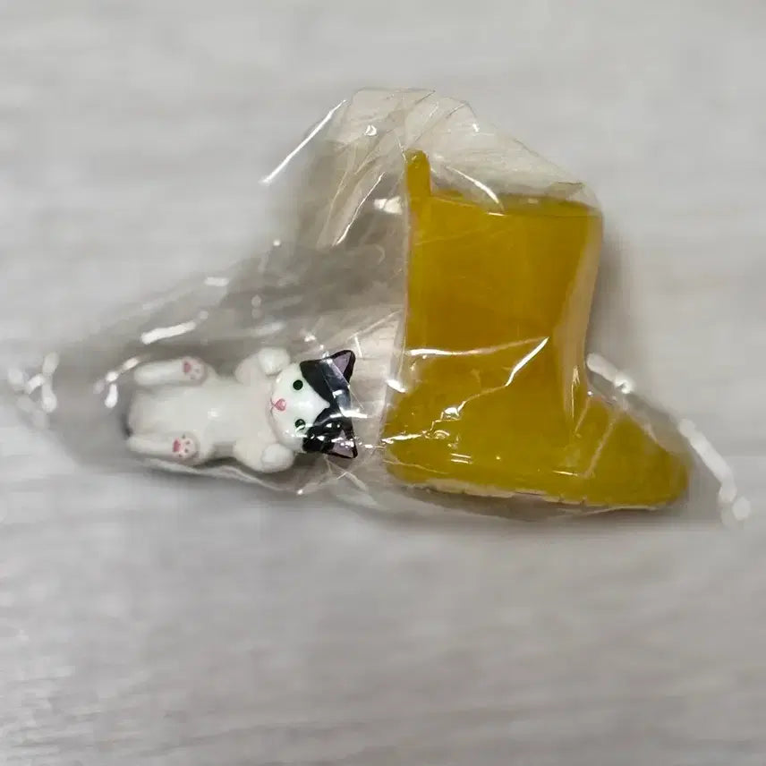 [BUNJANG] Sealed Cat and Yellow Boots Figure Set / 고양이 장화 피규어 세트 미개봉