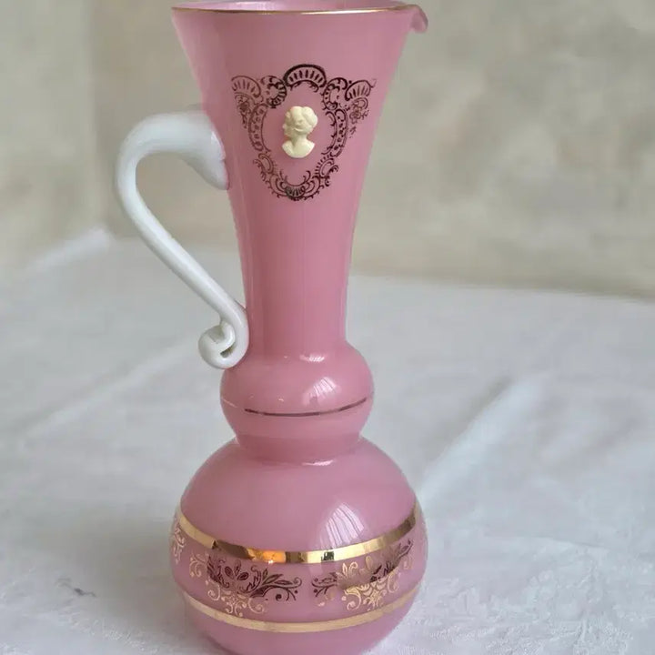 [BUNJANG] French Vintage Pink Opaline Jug Vase with Hand-Painted Gold Decoration / 프랑스 빈티지 핑크 오팔린 저그 화병 / 핸드페인팅 골드 장식