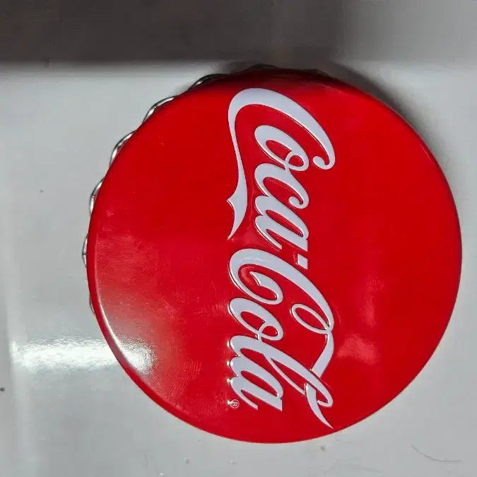 [BUNJANG] Fiji 2018 Coca-Cola Commemorative Silver Bottle Cap / 피지 2018년 코카콜라 기념 은 병뚜껑