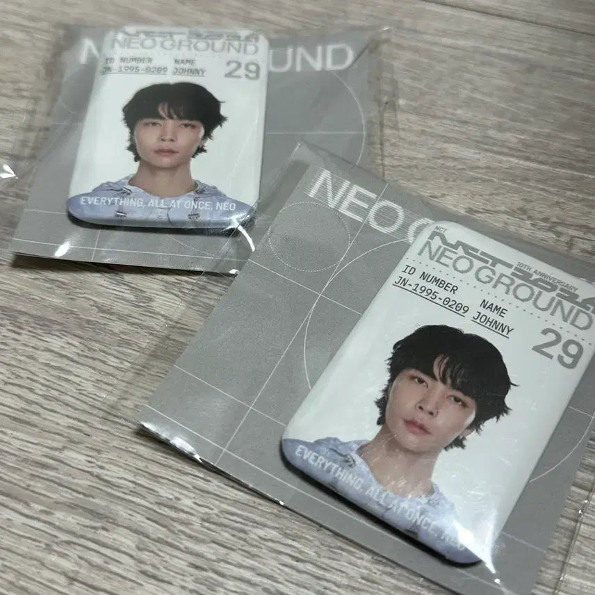 [BUNJANG] NCT Neo City : The Origin Johnny Random Gacha Badge / 엔시티 팝업 네오그라운드 쟈니 랜덤가챠 뱃지