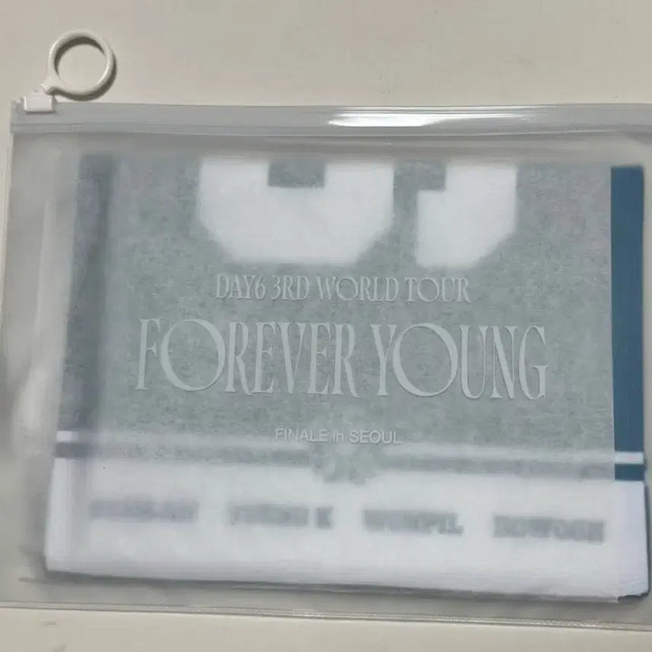 [BUNJANG] DAY6 Forever Young Finale Concert Slogan (Sealed) / 데이식스 포에버영 피날레콘 슬로건 미개봉