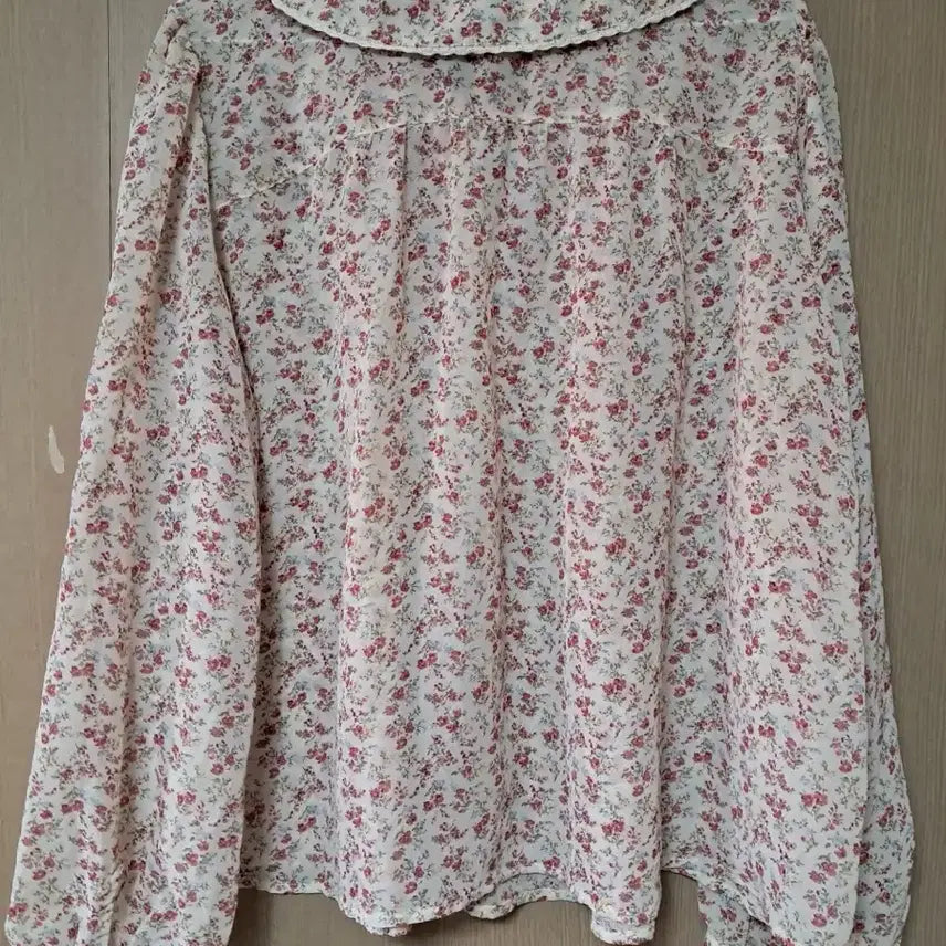 [BUNJANG] Sorridere Flower Pattern Blouse / Sorridere 플라워 패턴 블라우스 카라 일본 빈티지