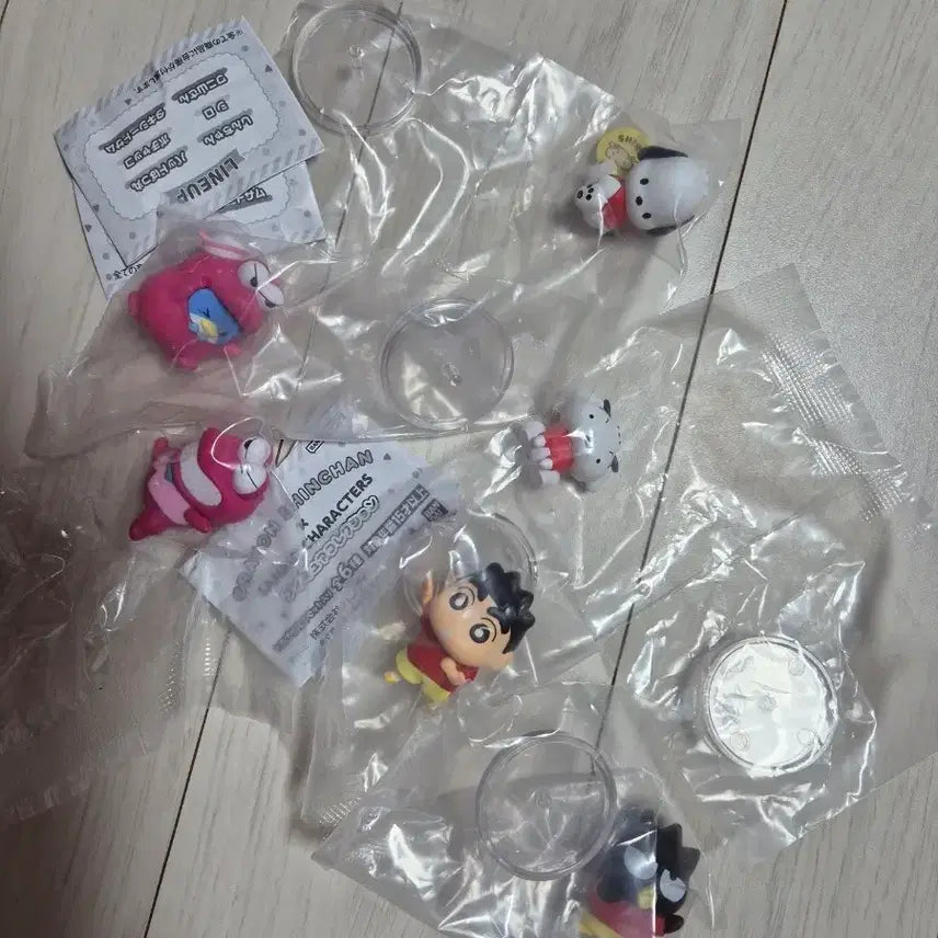[BUNJANG] Crayon Shin-chan x Sanrio Collaboration Gacha Figures Bundle Set (Sealed) / 짱구는 못말려 x 산리오 해피단브이 콜라보 가챠 미개봉 일괄 판매