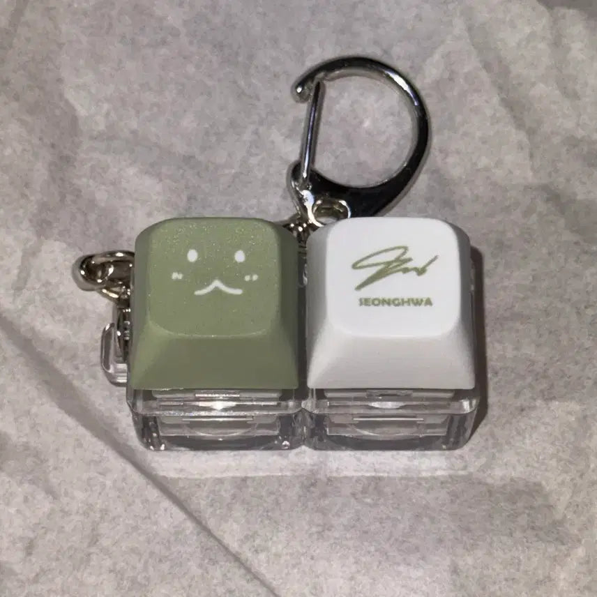 [BUNJANG] ATEEZ BRMUD Seonghwa Keycap Keyring Clicker / 에이티즈 ATEEZ 비알머드 BRMUD 키캡 키링 클리커 성화