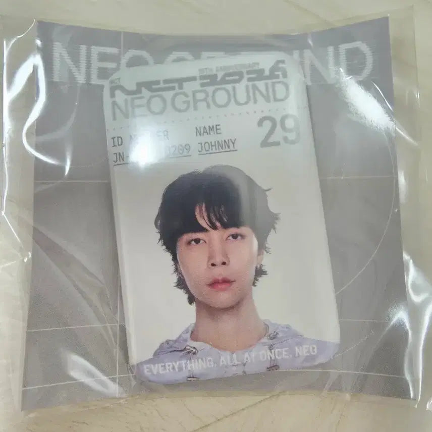[BUNJANG] NCT 127 Johnny ID Badge Keyring 10th Anniversary Neo Ground / NCT 엔시티일이칠 nct127 쟈니 ID 뱃지 키링10주년 네오그라운드