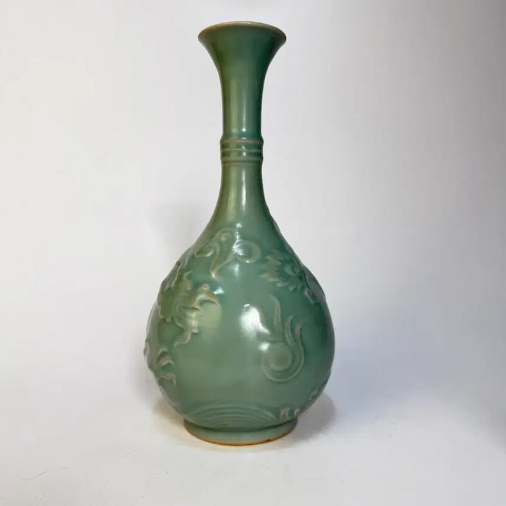 [BUNJANG] Yongcheon Kiln Carved Dragon Long Neck Vase / 용천요 양각 용문 장경병