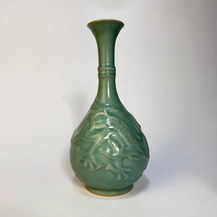 [BUNJANG] Yongcheon Kiln Carved Dragon Long Neck Vase / 용천요 양각 용문 장경병