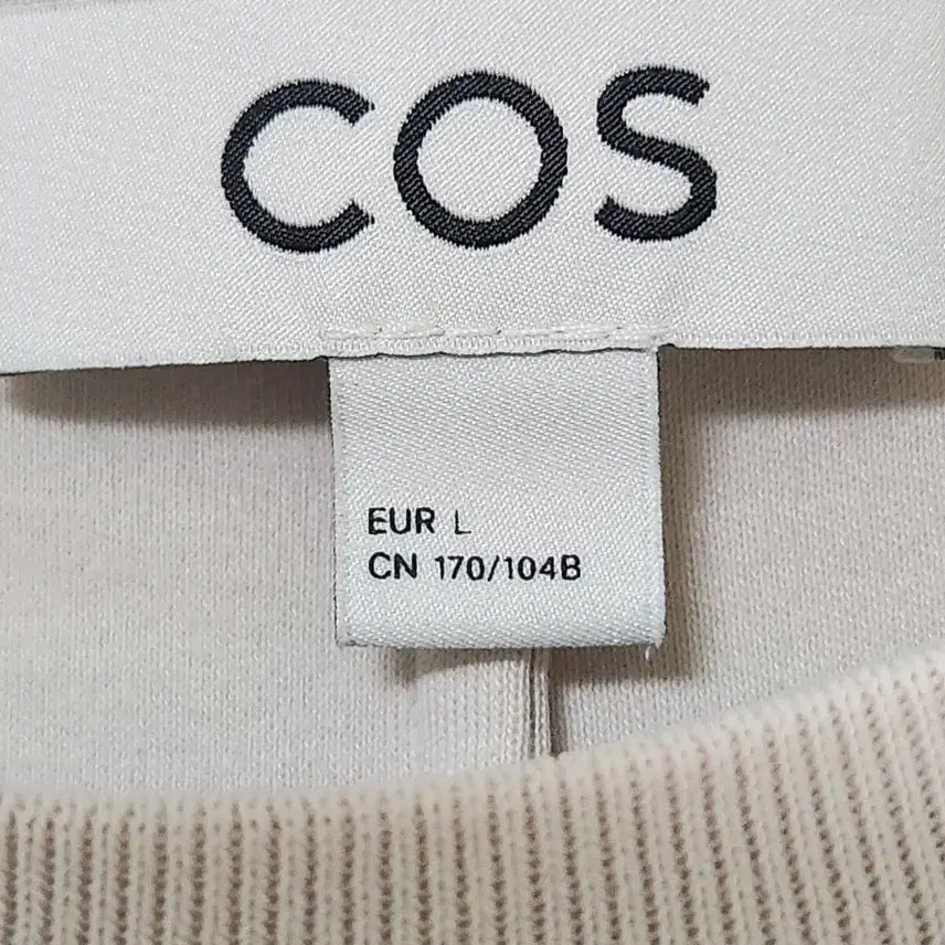 [SOLD OUT] COS 플리츠 믹스 롱 원피스 베이지
