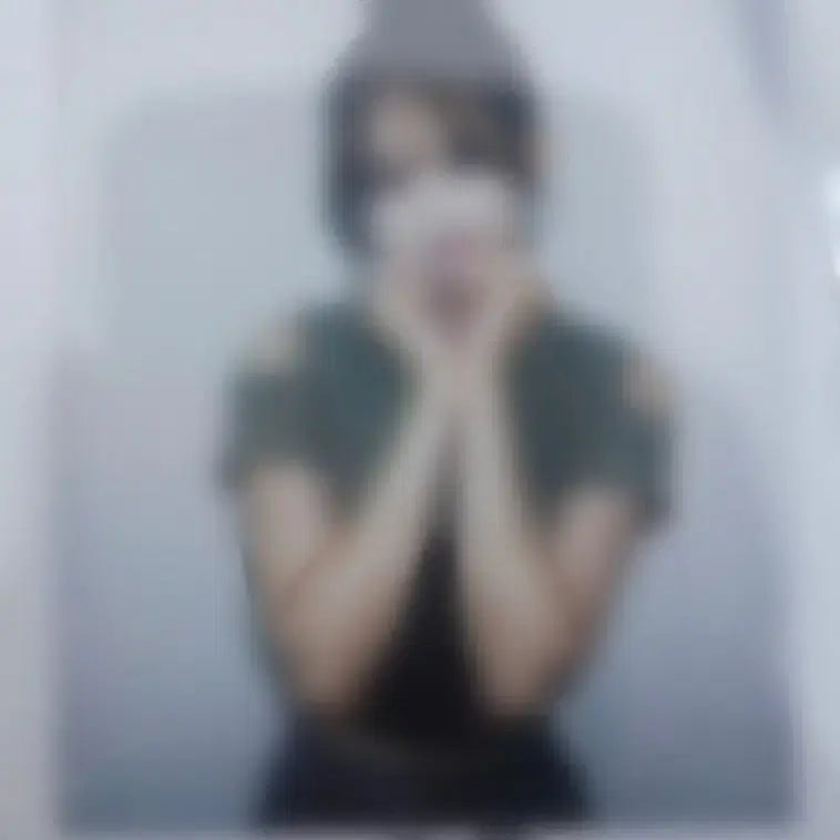 [BUNJANG] tripleS Jiwoo Signed Polaroid / 트리플에스 지우 싸인 폴라 tripleS 이지우