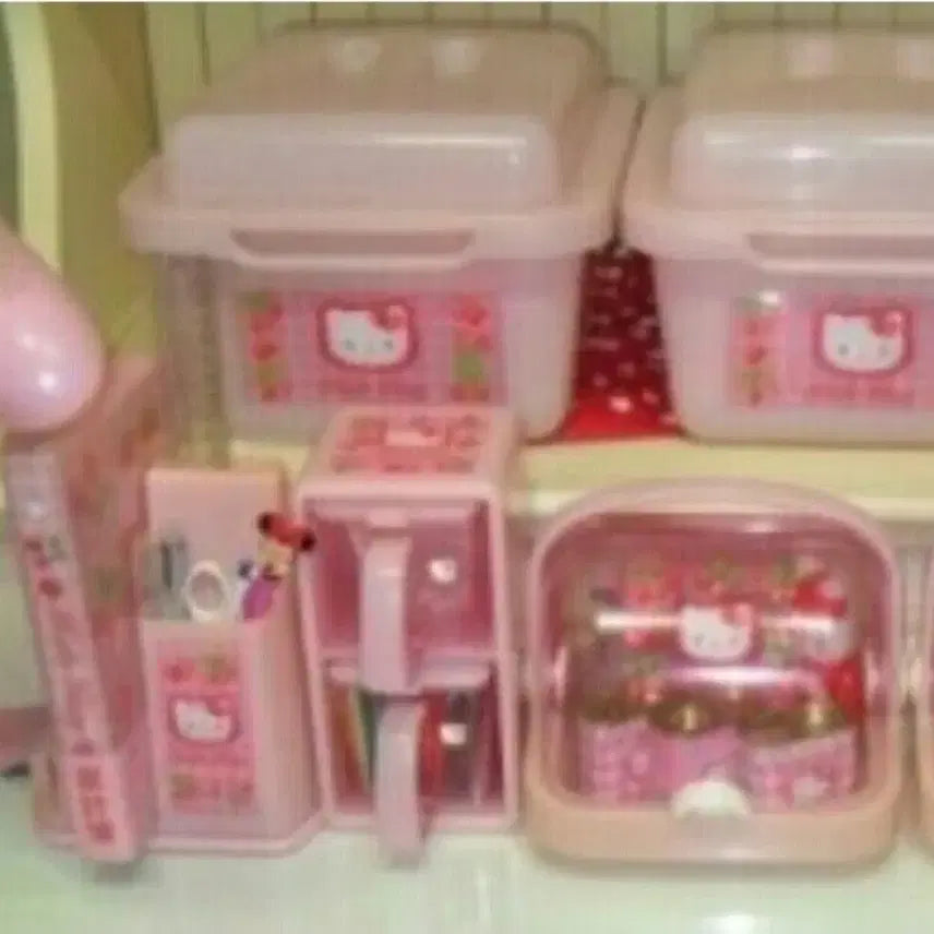 [BUNJANG] Sanrio Hello Kitty Strawberry Canister Storage Organizer Rare Vintage / 고전 키티 딸기 캐니스터 보관함 수납함 문구 희귀품 빈티지