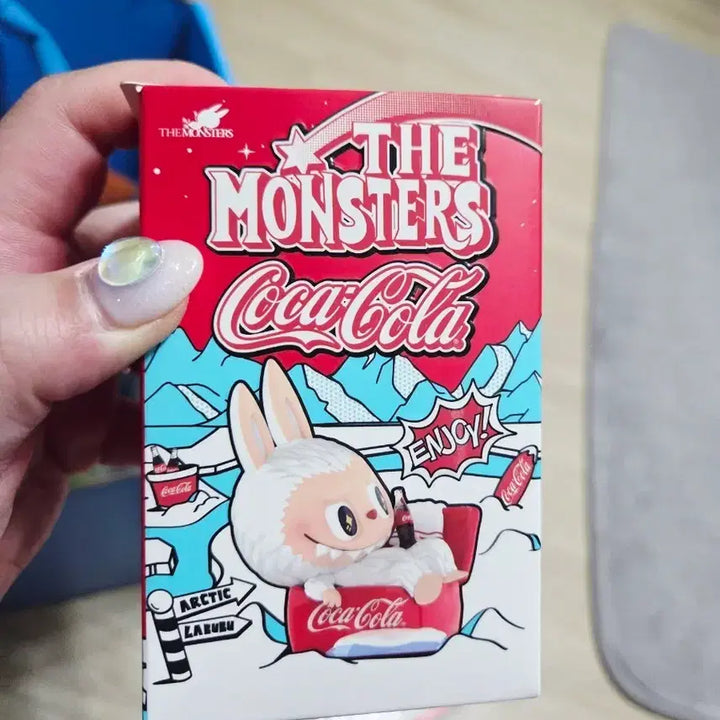 [BUNJANG] POP MART Labubu Coca-Cola Sleigh Crazy Ride Figure / 팝마트 라부부 코카콜라 피규어 썰매 크레이지 라이드