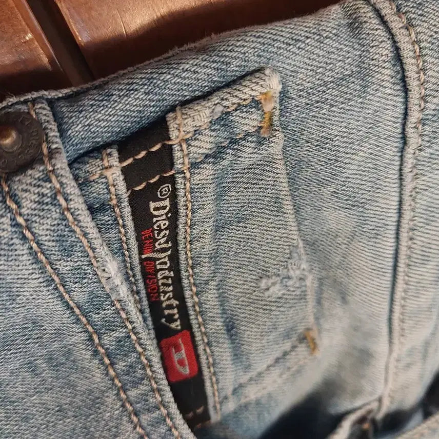 [BUNJANG] Diesel Slim Fit Light Wash Denim Jeans Size 30 / DIESEL 디젤 데님 청바지 30인치 연청워싱 슬림핏 택포3만원