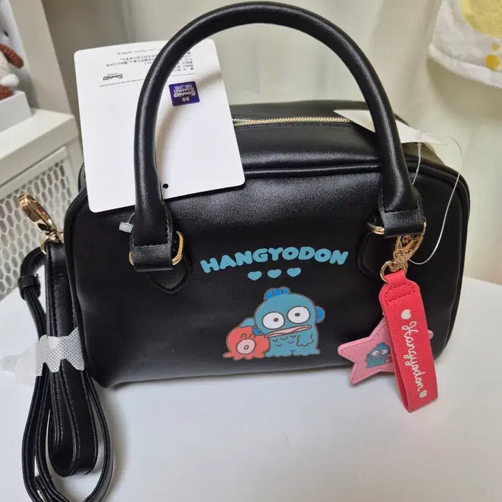 [BUNJANG] Hangyodong Leather Tote Bag / 한교동 가방 토트백 산리오 판매 가죽가방