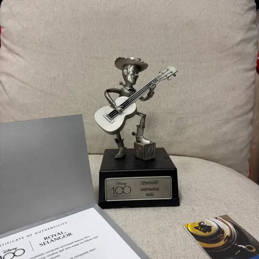 [BUNJANG] Royal Selangor Disney 100th Anniversary Woody Limited Edition Figurine / 로얄셀랑고르 디즈니 100주년 우디(한정판 전세계 1000개)