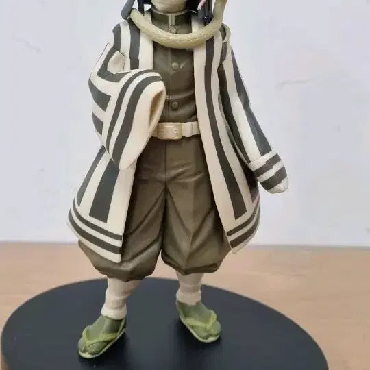 [BUNJANG] Demon Slayer Iguro Obanai Figure (Opened) / 귀멸의 칼날 이구로 피규어ㅡ개봉품
